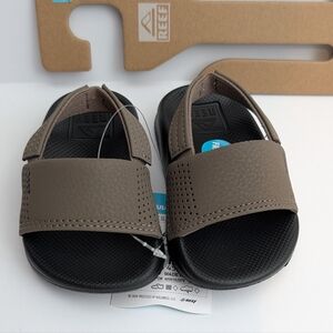 NWT Reef Baby Sandals